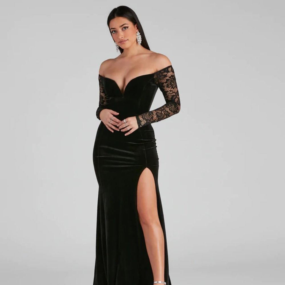 Windsor | Larsa Formal Velvet And Lace Mermaid Dress